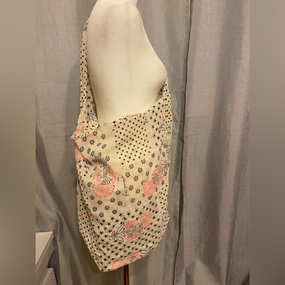 Free People 16" Floral Lightweight Gauze Hobo Shopping Tote Reusable Bags - Picture 1 of 4